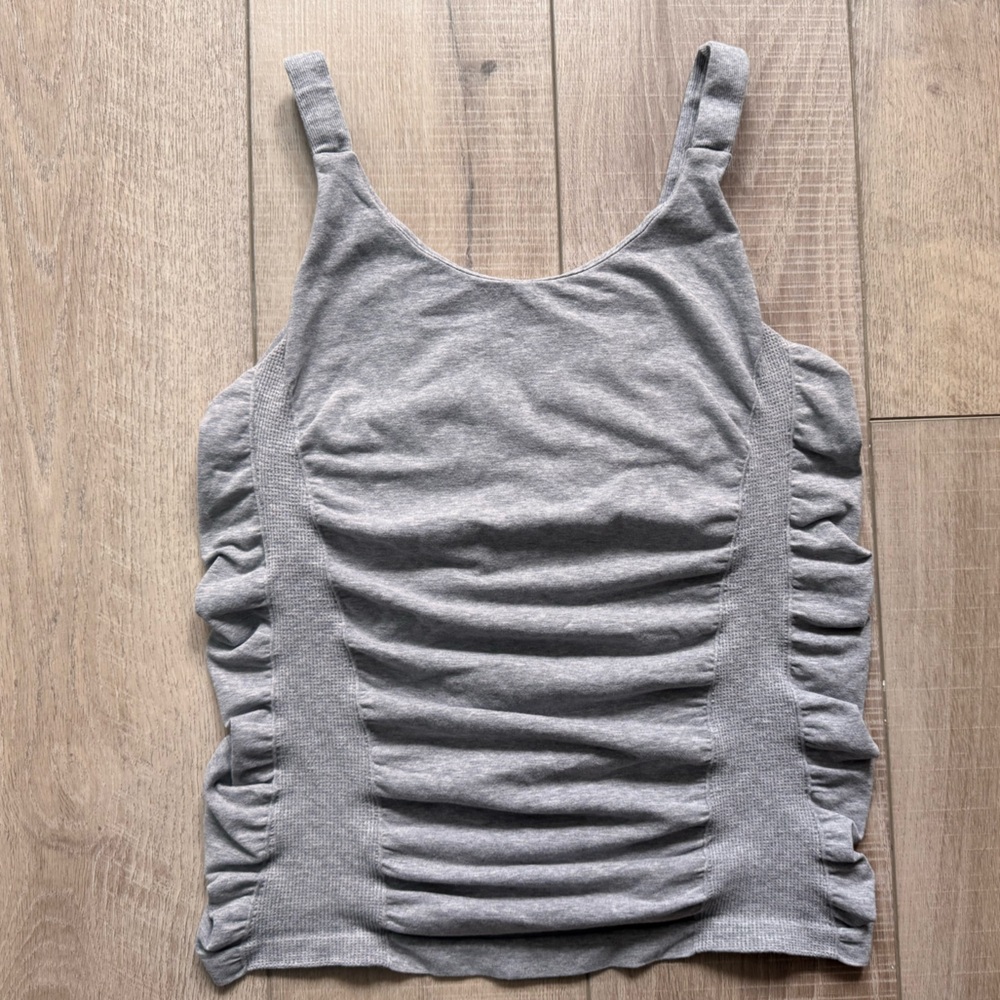 Athleta Gray Ruffle Yoga Top Sz Large Athleisure Gym Soft Stretch Flattering